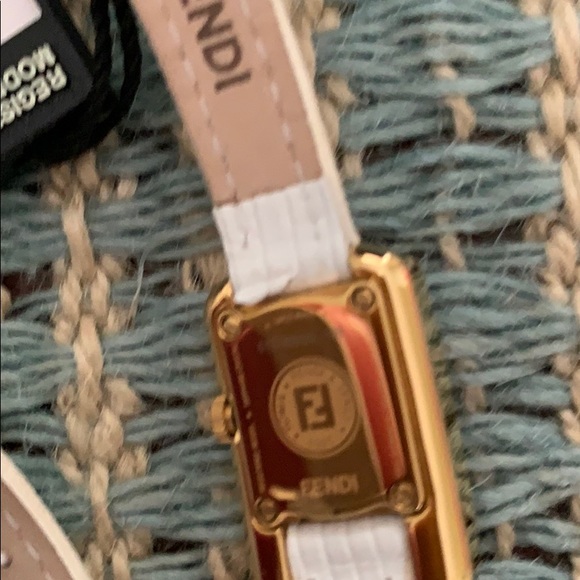 Fendi Watch - Picture 14 of 15